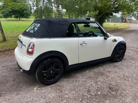 Mini Convertible 1.6 Cooper D Euro 5 (s/s) 2dr 15