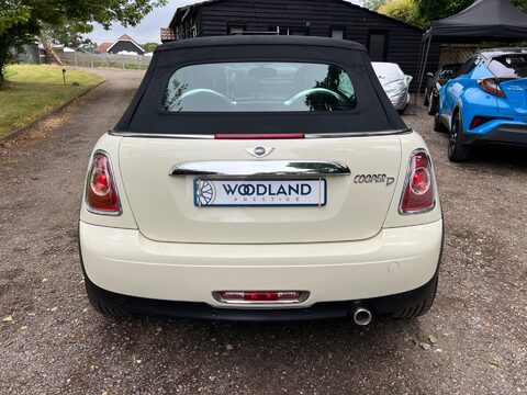 Mini Convertible 1.6 Cooper D Euro 5 (s/s) 2dr 17