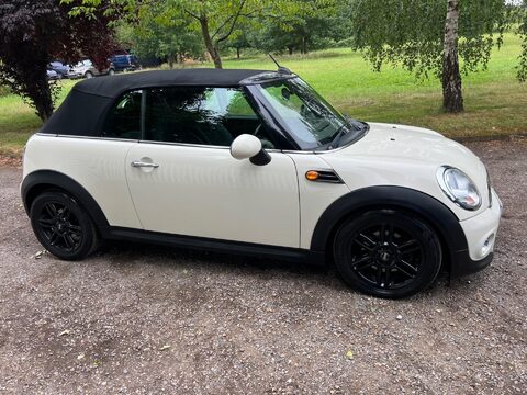 Mini Convertible 1.6 Cooper D Euro 5 (s/s) 2dr 19