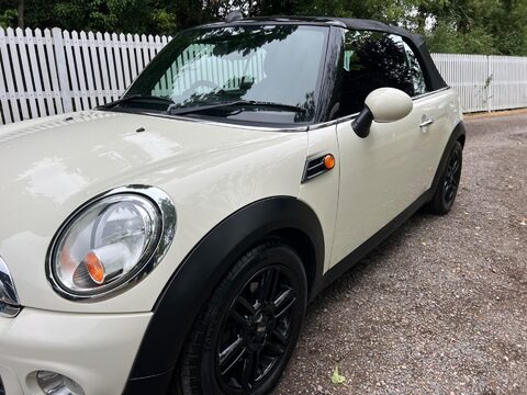 Mini Convertible 1.6 Cooper D Euro 5 (s/s) 2dr 23