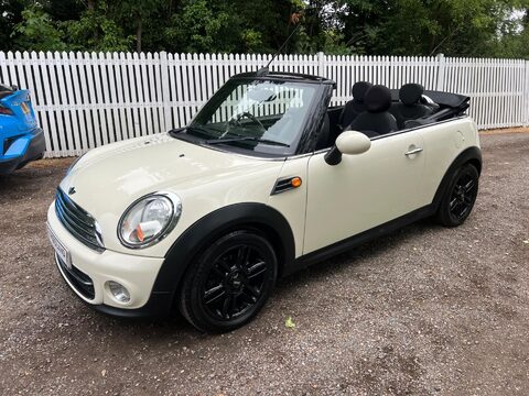 Mini Convertible 1.6 Cooper D Euro 5 (s/s) 2dr 24