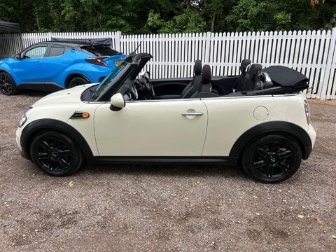 Mini Convertible 1.6 Cooper D Euro 5 (s/s) 2dr 29