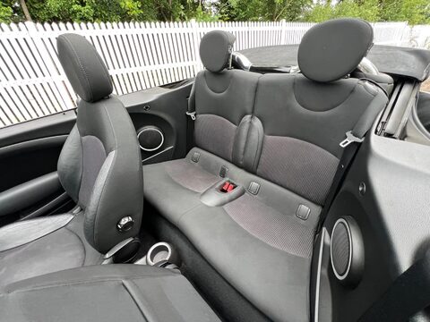Mini Convertible 1.6 Cooper D Euro 5 (s/s) 2dr 48
