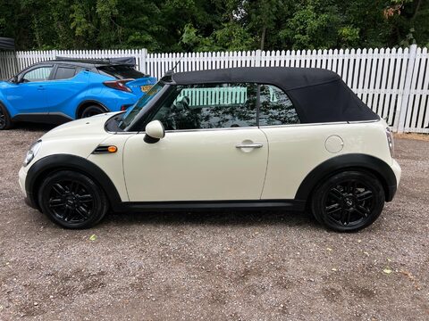 Mini Convertible 1.6 Cooper D Euro 5 (s/s) 2dr 9