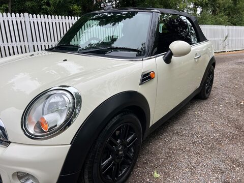 Mini Convertible 1.6 Cooper D Euro 5 (s/s) 2dr 23