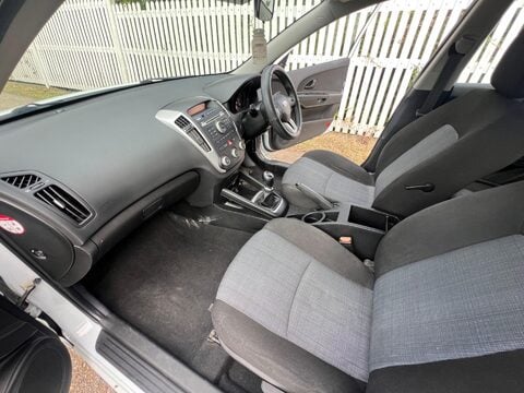 Kia Ceed 1 24