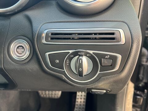 Mercedes-Benz C Class C 300 AMG LINE PREMIUM 32
