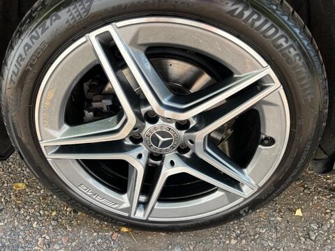 Mercedes-Benz C Class C 300 AMG LINE PREMIUM 28
