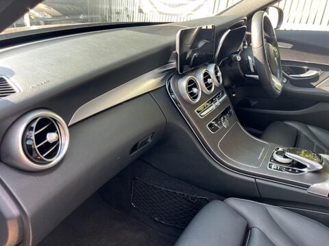 Mercedes-Benz C Class C 300 AMG LINE PREMIUM 63