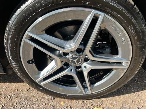 Mercedes-Benz C Class C 300 AMG LINE PREMIUM 27