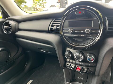 Mini Hatch ONE 28