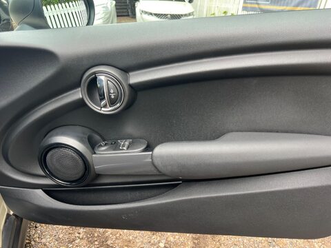 Mini Hatch ONE 31