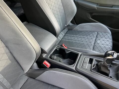 Volkswagen Golf R-LINE TSI 34