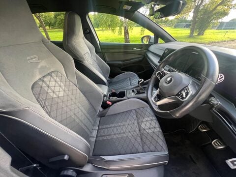 Volkswagen Golf R-LINE TSI 31