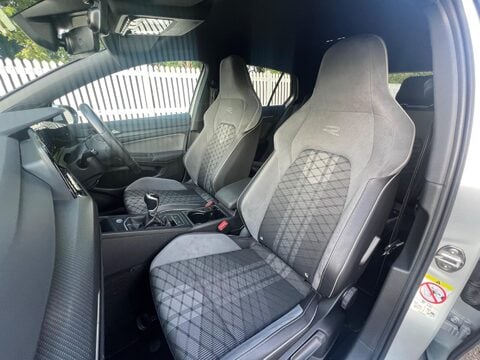 Volkswagen Golf R-LINE TSI 59