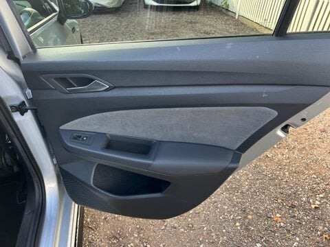 Volkswagen Golf R-LINE TSI 46