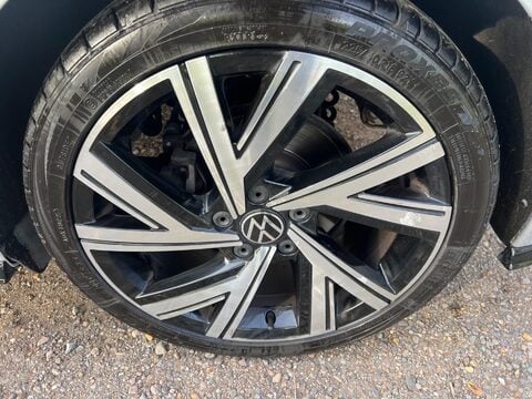 Volkswagen Golf R-LINE TSI 21