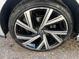 Volkswagen Golf R-LINE TSI 22