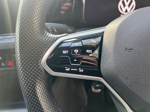 Volkswagen Golf R-LINE TSI 41