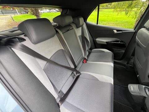 Volkswagen ID.3 Pro Performance 58kWh Business Auto 5dr 33