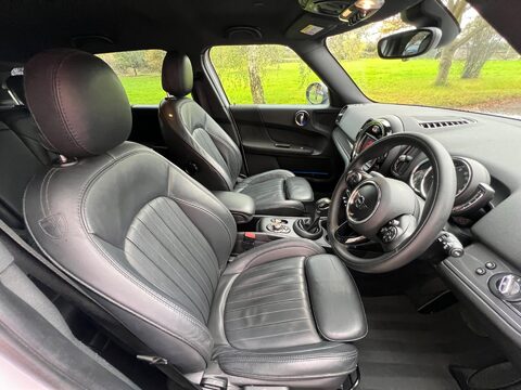 Mini Countryman COOPER 24