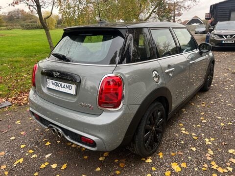 Mini Hatch COOPER S 17