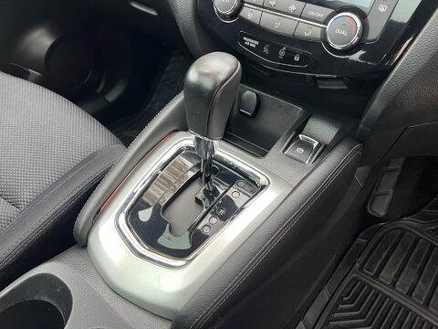 Nissan Qashqai N-TEC PLUS DIG-T XTRONIC 34