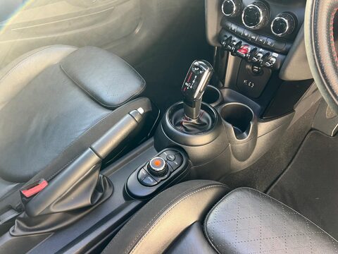 Mini Hatch 2.0 Cooper SD Auto Euro 6 (s/s) 3dr 34