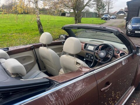 Volkswagen Beetle DESIGN TSI BLUEMOTION TECHNOLOGY 42