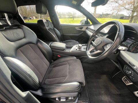 Audi Q7 TDI QUATTRO S LINE 35