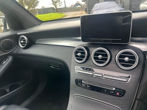 Mercedes-Benz GLC GLC 250 D 4MATIC AMG LINE PREMIUM 32