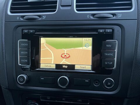 Volkswagen Golf SE TSI DSG 54