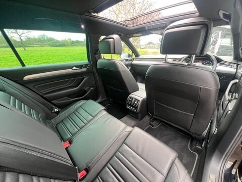 Volkswagen Passat R-LINE TDI 4MOTION DSG 48
