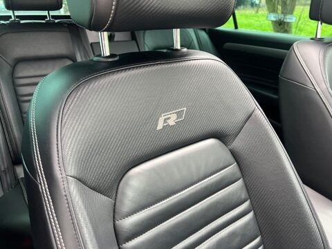 Volkswagen Passat R-LINE TDI 4MOTION DSG 31