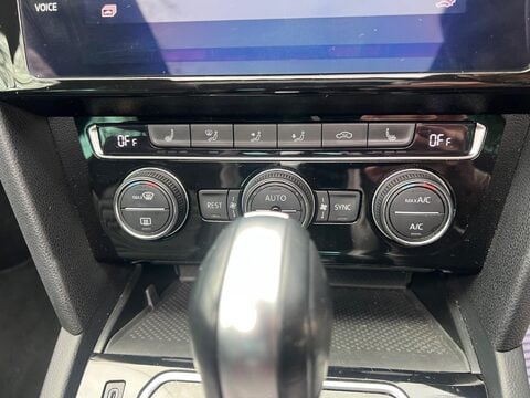 Volkswagen Passat R-LINE TDI 4MOTION DSG 35