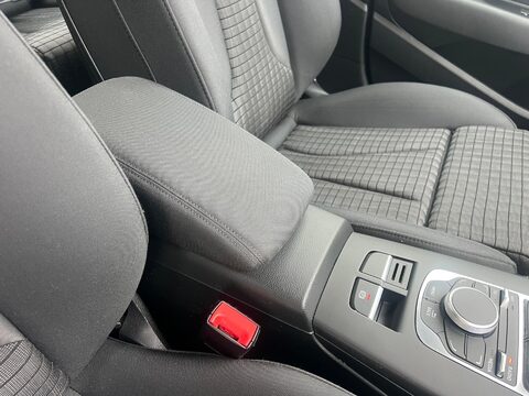 Audi A3 TFSI SPORT 40