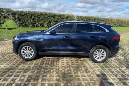 Jaguar F-Pace 2.0 D180 Prestige Auto AWD Euro 6 (s/s) 5dr 28