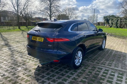 Jaguar F-Pace 2.0 D180 Prestige Auto AWD Euro 6 (s/s) 5dr 39