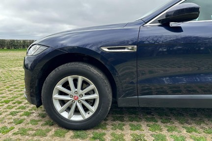 Jaguar F-Pace 2.0 D180 Prestige Auto AWD Euro 6 (s/s) 5dr 11