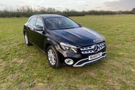 Mercedes-Benz GLA GLA 200 SE EXECUTIVE 1