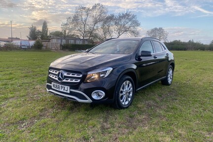 Mercedes-Benz GLA GLA 200 SE EXECUTIVE 6