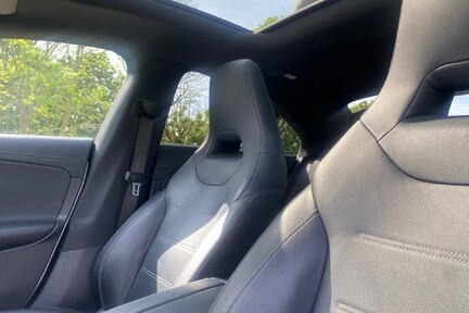 Mercedes-Benz CLA Class CLA 180 AMG LINE PREMIUM PLUS 36
