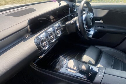 Mercedes-Benz CLA Class CLA 180 AMG LINE PREMIUM PLUS 37