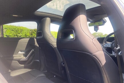 Mercedes-Benz CLA Class CLA 180 AMG LINE PREMIUM PLUS 30