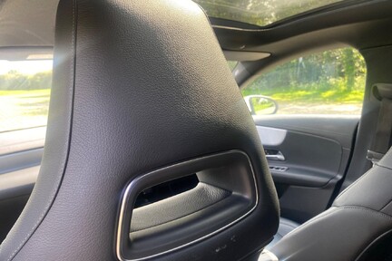Mercedes-Benz CLA Class CLA 180 AMG LINE PREMIUM PLUS 31