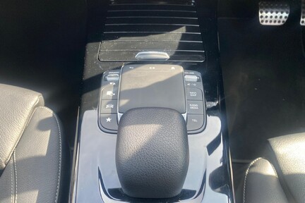Mercedes-Benz CLA Class CLA 180 AMG LINE PREMIUM PLUS 40