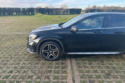 Mercedes-Benz GLA Class GLA 220 D 4MATIC AMG LINE PREMIUM 4