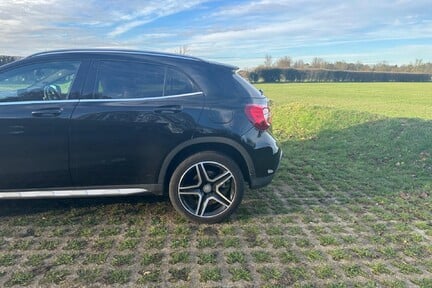 Mercedes-Benz GLA Class GLA 220 D 4MATIC AMG LINE PREMIUM 8