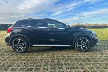 Mercedes-Benz GLA Class GLA 220 D 4MATIC AMG LINE PREMIUM 34