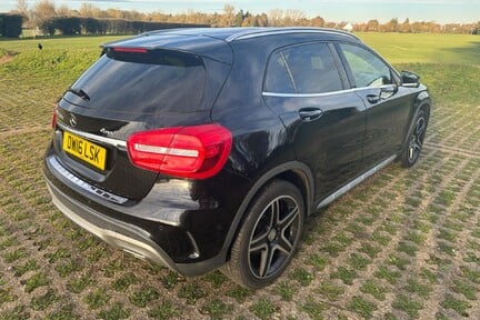 Mercedes-Benz GLA Class GLA 220 D 4MATIC AMG LINE PREMIUM 39